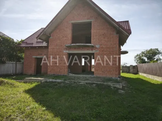 Продаж 2-поверховий Будинок з ділянкою 8.5 сот 180 кв.м 4 кімн. на 8 березня Концово