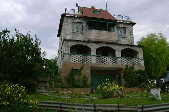 Продам капитальный дом на берегу Хаджибеевского лимана  (с.Бурдовка,  Раздельнянский р-н) Бурдівка