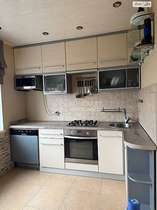 Продаж Квартира 3-кімнатна, 9/9 поверх на вул. Светлая Kharkiv - photo 1