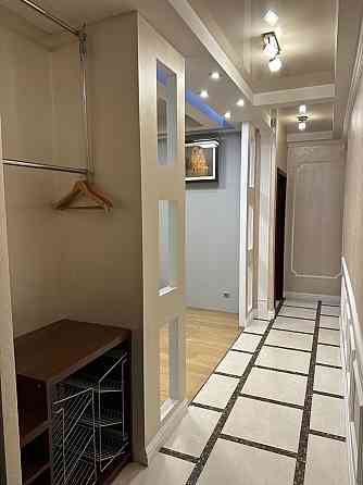 Продаж Квартира 3-кімнатна, 5/5 поверх на Уманська вул., д. 29 Київ