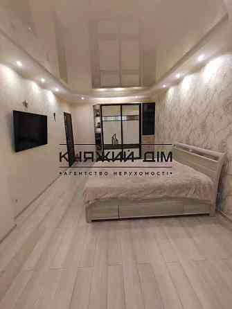 Продаж 3х кімнатної квартири студії метро Харківська Код об'єкта № 21143849 Київ