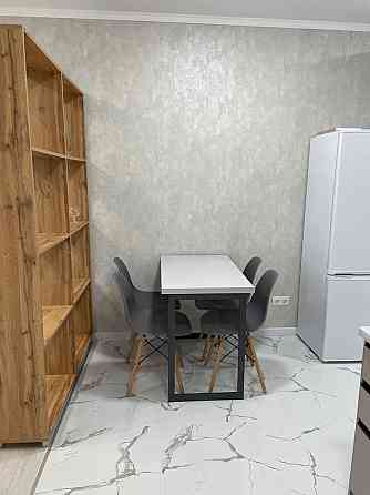 Оренда Квартира 1-кімнатна, 10/27 поверх на Бажана Миколи, 17а Киев