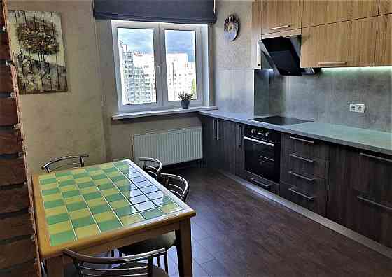 Оренда Квартира 1-кімнатна, 11/25 поверх на вул. Ревуцького, 7В Kiev