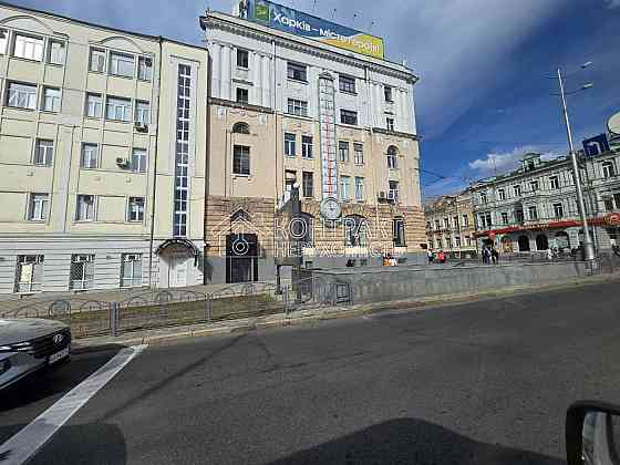 Продаж Квартира 4-кімнатна, 5/5 поверх на вул. Донця-Захаржевського Kharkiv