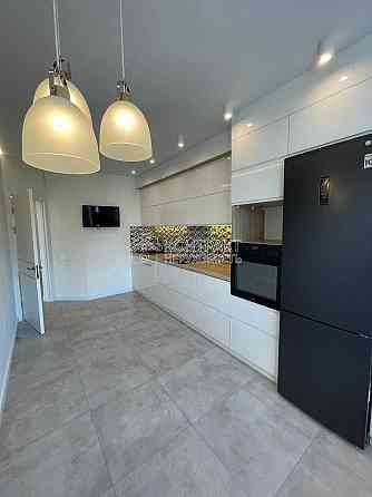 Продаж Квартира 3-кімнатна, 11/13 поверх на вул. проїзд Садовий Kharkiv