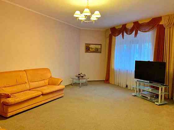 Оренда Квартира 3-кімнатна, 2/9 поверх на пр. Героев Сталинграда Київ