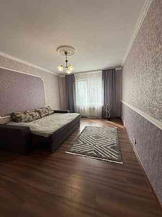 Оренда Квартира 1-кімнатна, 20/25 поверх на Хорольська, 1а Kiev