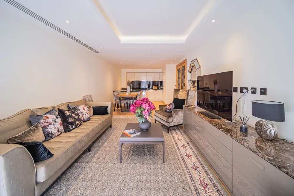 Apartment abroad 110.6 sq.m 2 rooms floor 4 London, at Вестминстер London - photo 10