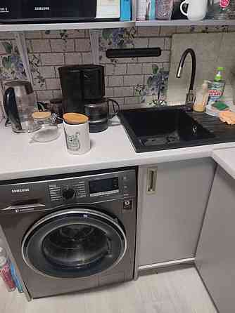 Продаж Квартира 1-кімнатна, 3/5 поверх на Верховної Ради, 27б Киев