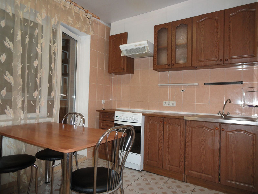 Оренда Квартира 2-кімнатна, 14/16 поверх на Ревуцького, 44б Київ - фото 2