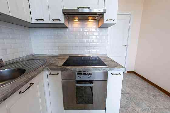 Продаж Квартира 3-кімнатна, 16/16 поверх на Берестейський вул., д. 71а Київ