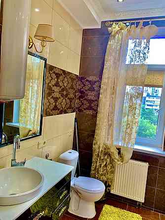 Продаж Квартира 2-кімнатна, 7/15 поверх на Жилянська вул., д. 118 Kiev