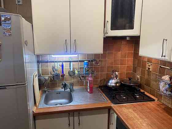 Оренда Квартира 3-кімнатна, 2/5 поверх на Салютна, 9 Київ