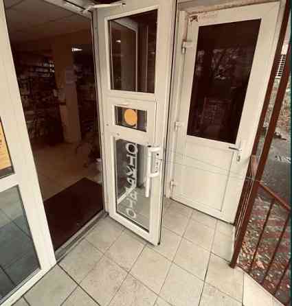 продам  3х комнатную квартиру + рядом готовый бизнес. Одесса