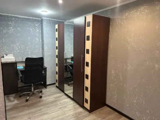 Продаж 1к Квартира 40 кв.м ж\м Тополь -2 дом. 42 Дніпро