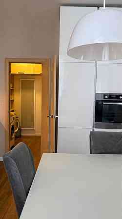 Продаж Квартира 3-кімнатна, 9/12 поверх на Миколи Міхновського вул., д. 14-16 Киев