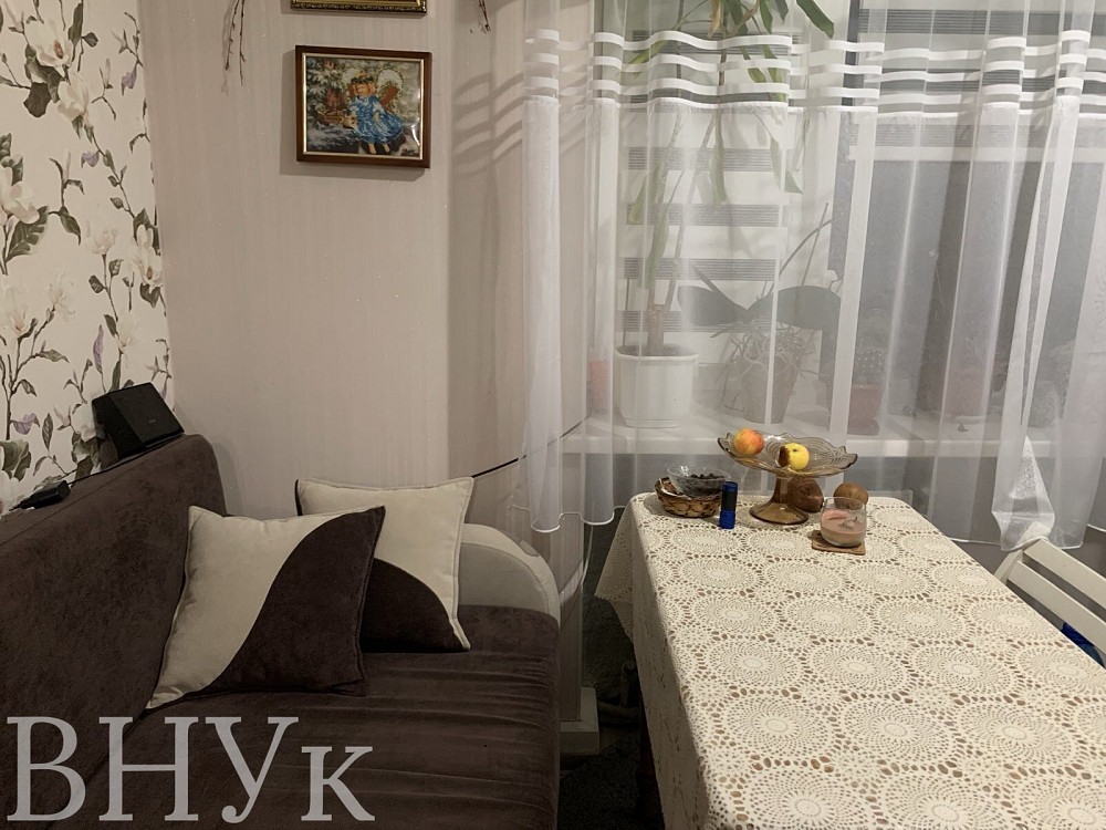 Продаж Квартира 1-кімнатна, 1/4 поверх на Рокині Наукова Рокині - фото 1