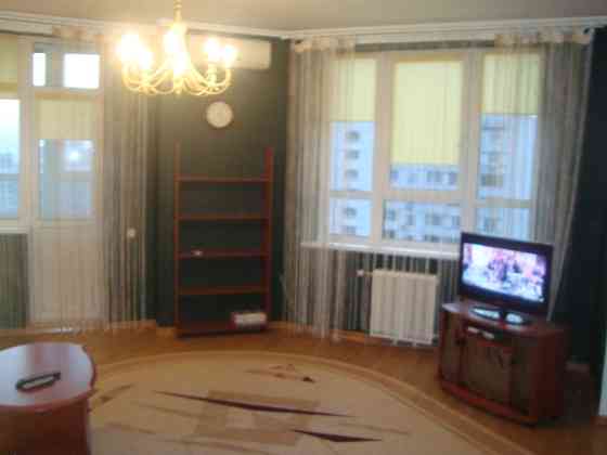 Оренда Квартира 2-кімнатна, 16/32 поверх на Гришко Михаила ул. Київ