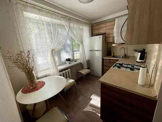 Оренда Квартира 2-кімнатна, 1/5 поверх на вул. Івана Микитенко, 25 Kiev