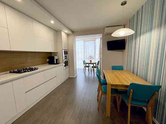 Продаж Квартира 2-кімнатна, 7/12 поверх на Антоновича, 36Д Dnipro