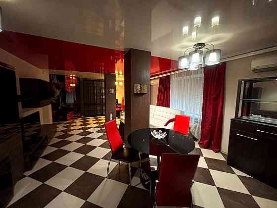 Продаж Квартира 2-кімнатна, 2/9 поверх на Леси Украинки вул., д. 12 Kiev