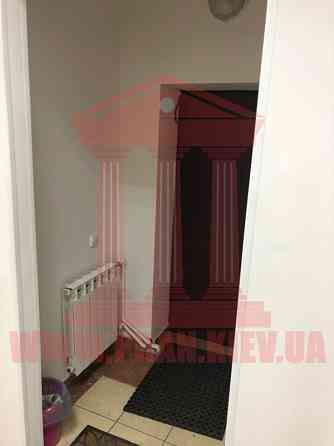 Оренда офісне приміщення на Межигорская ул. поверх - 1/3 Київ