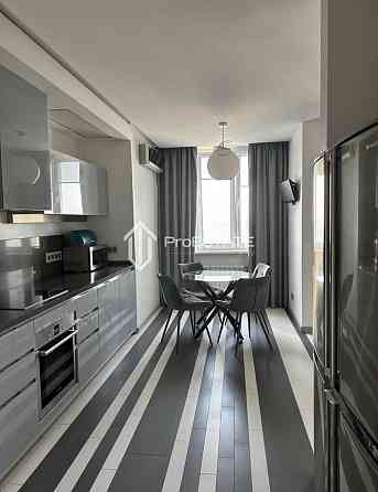 Продаж Квартира 3-кімнатна, 27/36 поверх на вул. Княжий Затон Київ