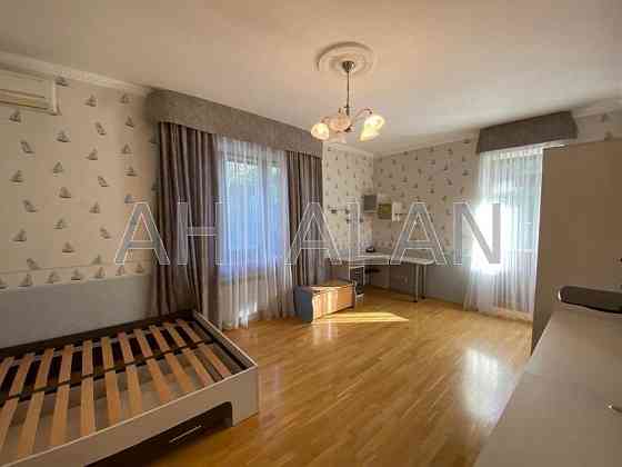 Оренда Будинок 8-кімнатний на Кленова вул., 1 Ворзель