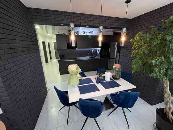 Продаж Квартира 3-кімнатна, 9/25 поверх на Максимовича Михайла вул., д. 3г Kiev