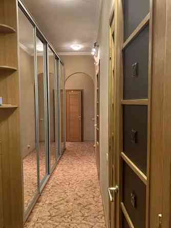 Оренда Квартира 3-кімнатна, 5/9 поверх на ул. Крещатик Київ