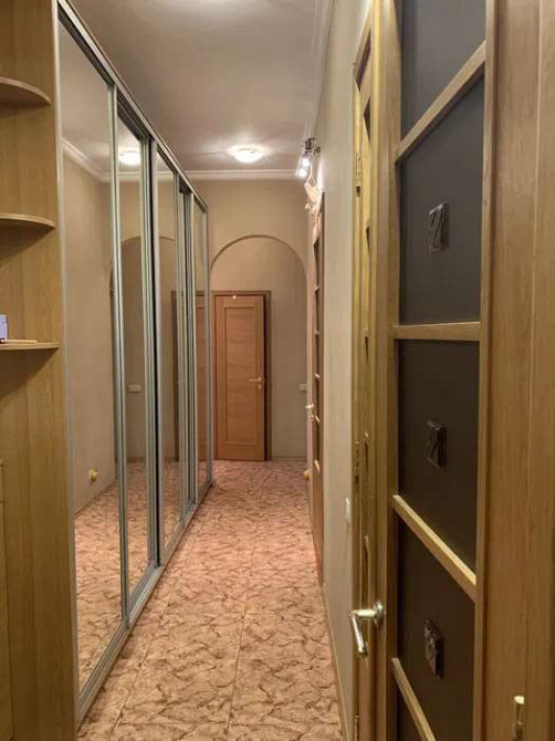 Оренда Квартира 3-кімнатна, 5/9 поверх на ул. Крещатик Киев - изображение 1