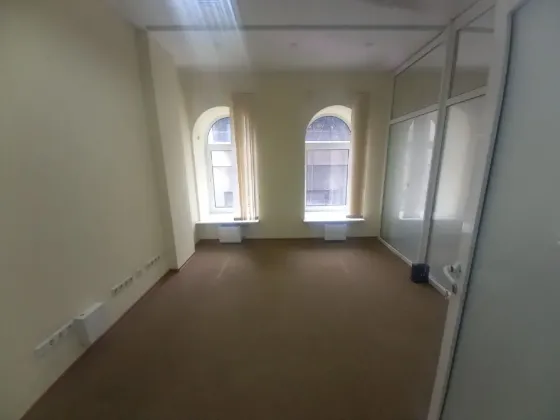 Здається Офісні приміщення площа 514 кв.м Дніпро Королеви Єлизавети ІІ Дніпро