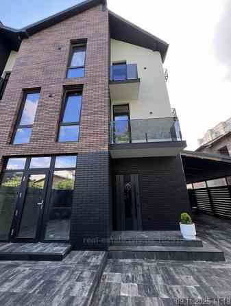 Продаж Будинок 5-кімнатний на вул. Патона Євгена Львів