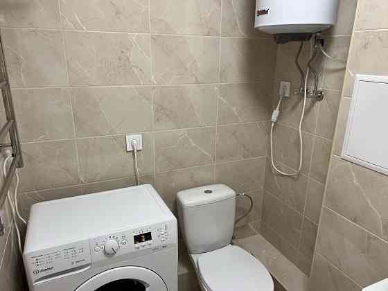 Продаж Квартира 3-кімнатна, 1/5 поверх на Парково-Сирецька вул., д. 10 Київ