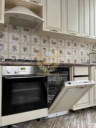 Продаж Квартира 4-кімнатна Гора