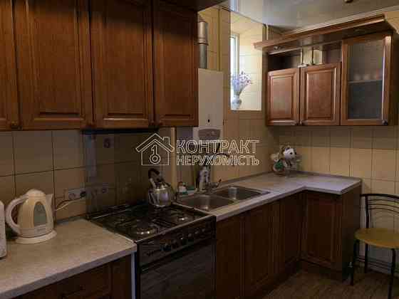 Продаж Будинок 6-кімнатний на вул. Польова 