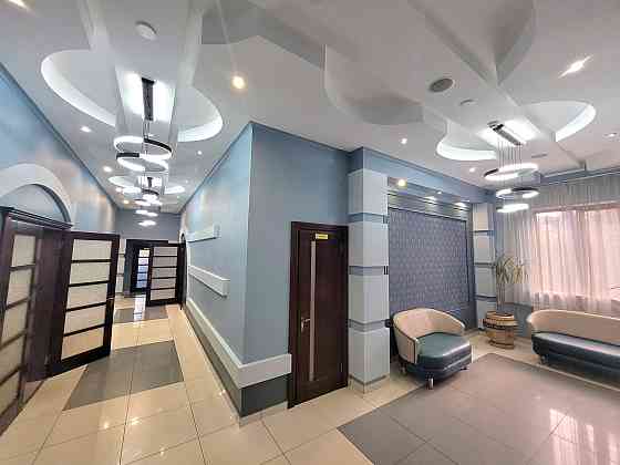 Продаж торгове приміщення на Хмельницького Б. вул., 78 поверх - 2/3 Ivano-Frankivs'k