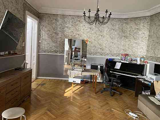 Продам в 3-х комн. квартиру на Базарной Одесса