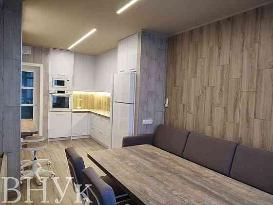 Продаж Квартира 3-кімнатна, 9/10 поверх на Руська Чернівці