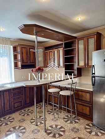 Оренда Будинок 5-кімнатний на вул. Берестейський Киев