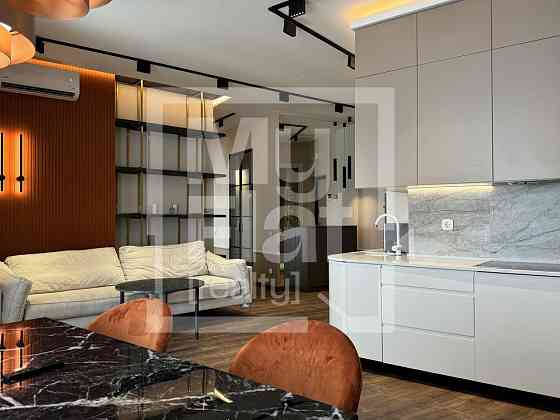 Оренда Квартира 4-кімнатна, 6/23 поверх на вул. Бусловская Kiev