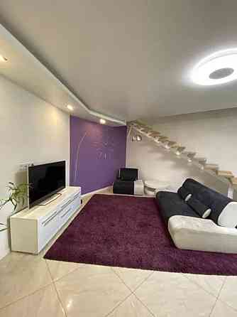 Продаж Квартира 4-кімнатна, 10/11 поверх на вул. Івасюка В. Івано-Франківськ