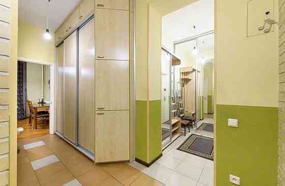 Оренда Квартира 2-кімнатна, 2/5 поверх на Міцкевича Киев