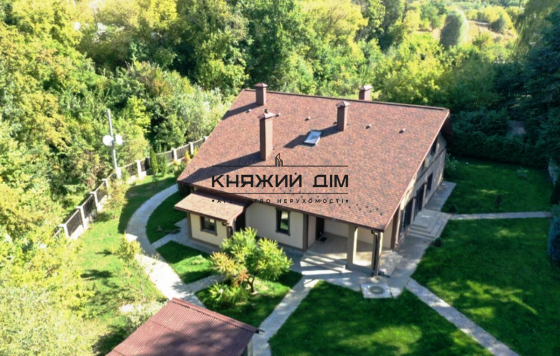 Дом 300 м2 в Романкове 6 спален,на участке ландшафтный дизайн на 16 сотка в 25 км от Киева 