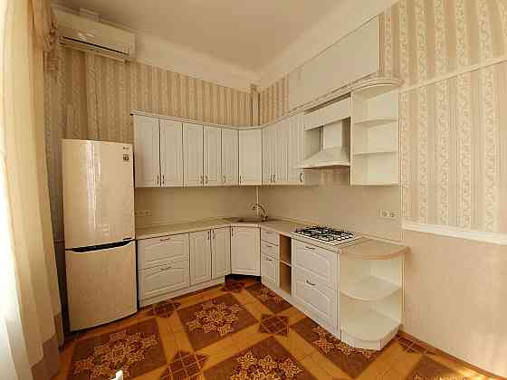 Продаж Квартира 3-кімнатна, 2/4 поверх на Саксаганського вул. вул., д. 41-В Kiev