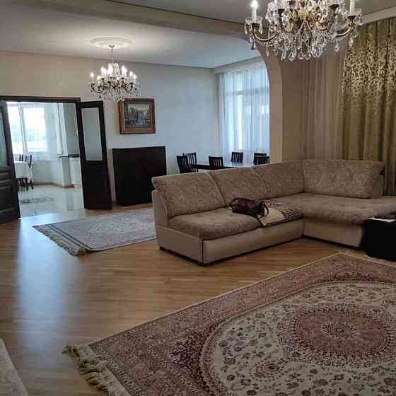 Оренда Квартира 3-кімнатна, 11/19 поверх на ул. Богдана Хмельницкого Киев