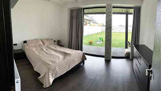 Оренда Квартира 3-кімнатна, 1/1 поверх на вул. Центральна Осещина