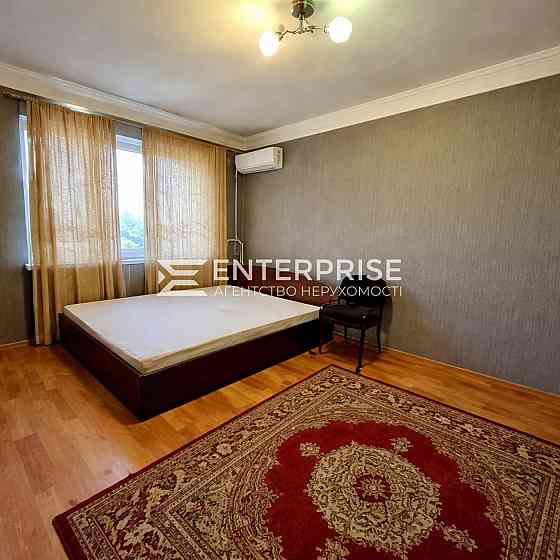 Продаж Квартира 2-кімнатна, 5/5 поверх на вул. Берестейський Київ