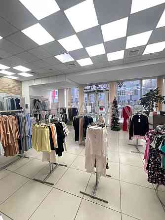 Оренда торгове приміщення на Нововокзальна вул., 2 приміщень - 2, поверх - 1/4 Київ