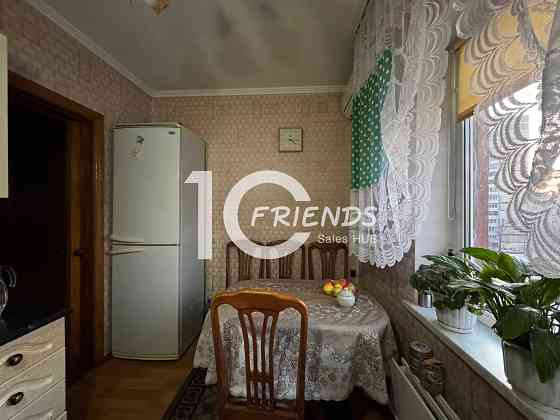 Продаж Квартира 3-кімнатна, 6/12 поверх на Червоної Калини вул., д. 79 Київ